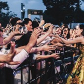 Hồ Quỳnh Hương cảm động trước tình cảm của khán giả ở Nhật 